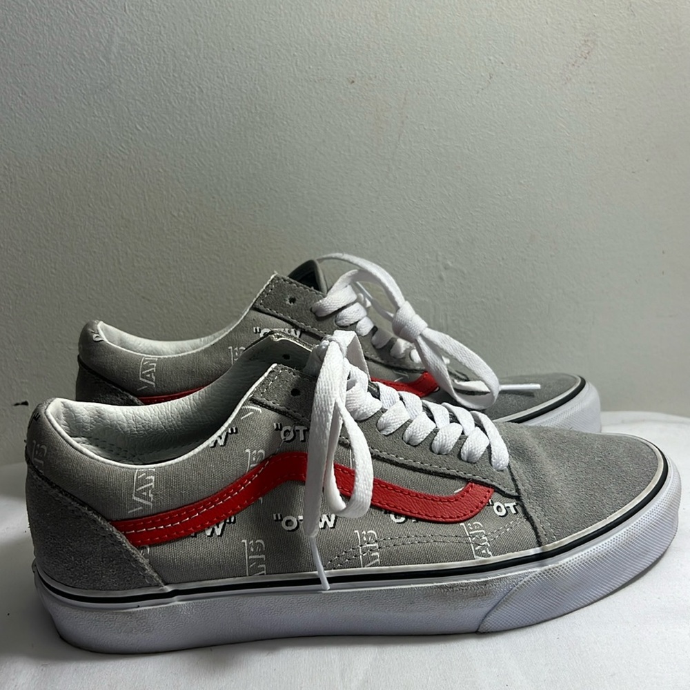 PREOWNED VANS OLD SKOOL "OTW" GREY AND WHITE SNEAKERS SIZE MAN 7.5  WOMAN 9